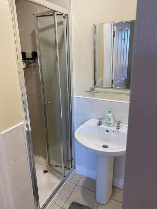 2 Bed Cosy Apartment In Heart Of Mullingar. Luaran gambar